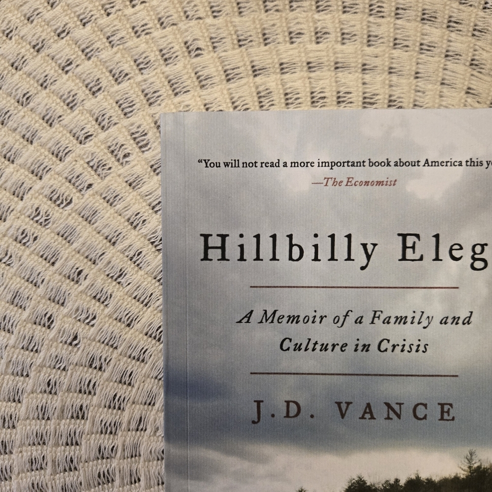Hillbilly Elegy Book - A Memoir about JD Vance - Picture 5 of 10